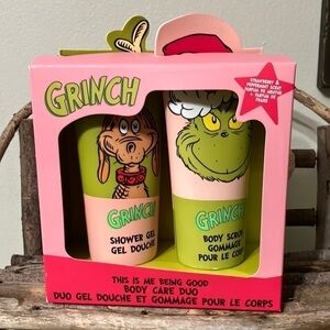 Grinch Body Care Strawberry Shower Gel and Peppermint Body Scrub Duo